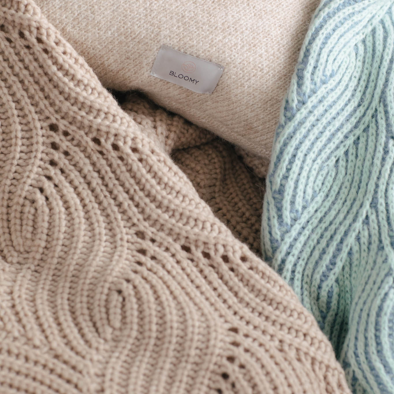 waveblancketalmcamel4